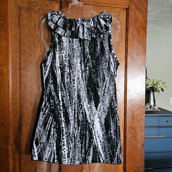 Susan Lawrence Women's Medium Black White Ruffled Blouse – Keyhole Neck - Picture 2 of 7